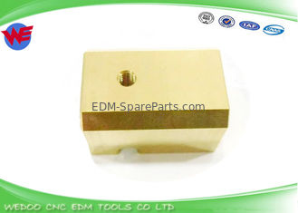 20EC090A403 Block Pusher Energizing Makino EDM Machine Parts  32*22*18T